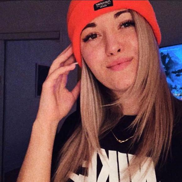 Meet your Posher, Catherine - Picture 1 of 1